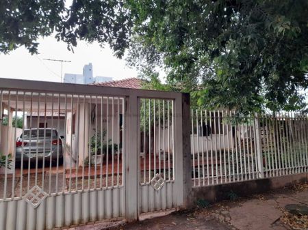 Casa-Térrea em Centro