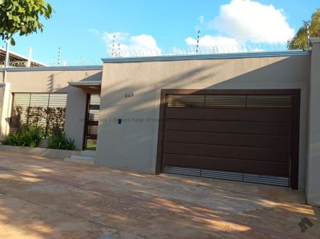 Casa-Térrea em Monte Castelo
