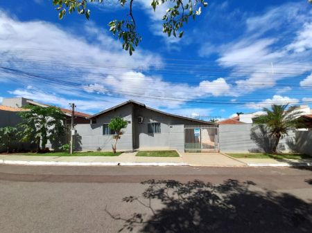 Casa-Térrea-Condomínio em Coronel Antonino