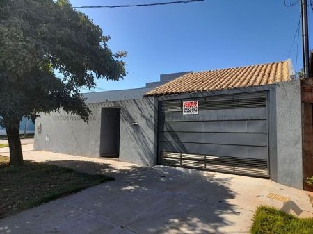 Casa-Térrea em Monte Castelo