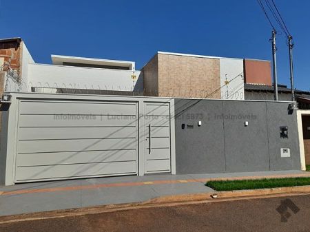 Casa-Térrea em Monte Castelo