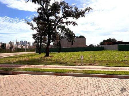 Terreno-Condomínio em Chácara Cachoeira