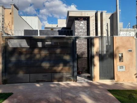 Casa-Térrea em Rita Vieira