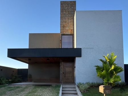 Sobrado-Condomínio em Residencial Alphaville