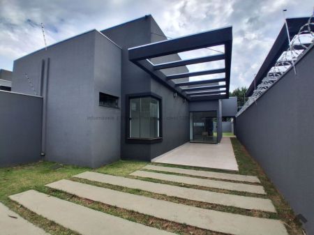 Casa-Térrea em Vila Santa Luzia