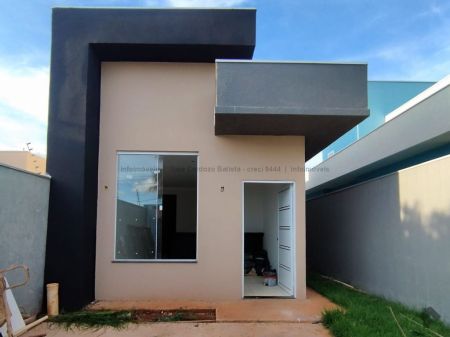 Casa-Térrea em Aero Rancho