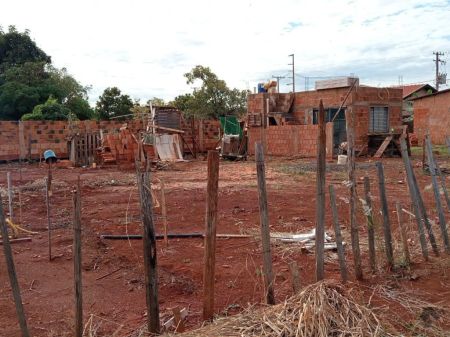 Terreno em Jardim Inápolis