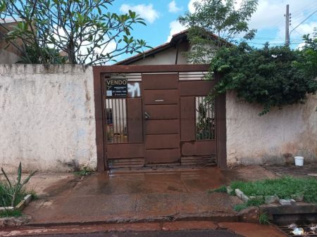 Casa-Térrea em Jardim Radialista