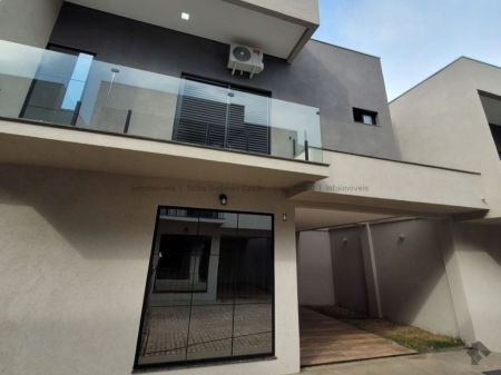 Sobrado-Condomínio em Vila Donária