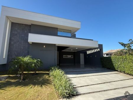 Casa-Térrea-Condomínio em Pq. Residencial Damha III