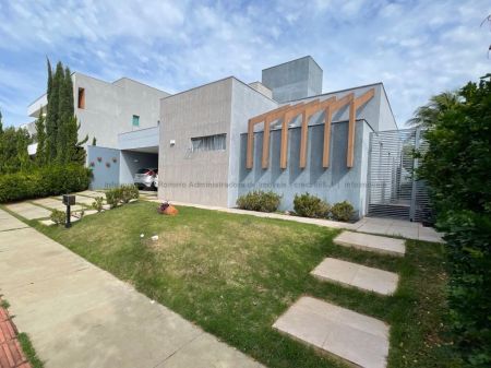 Casa-Térrea-Condomínio em Pq. Residencial Damha II