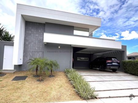 Casa-Térrea-Condomínio em Pq. Residencial Damha III