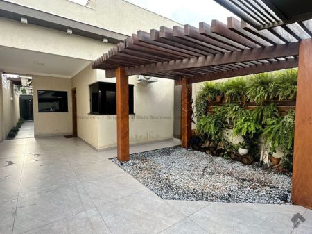 Casa-Térrea em Rita Vieira