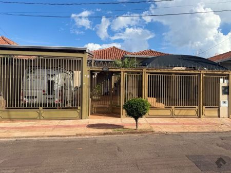 Casa-Térrea em Vila Planalto