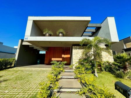 Casa-Térrea-Condomínio em Residencial Alphaville III