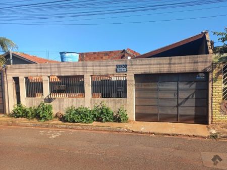 Casa-Térrea em Aero Rancho