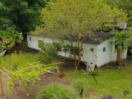 Sitio em Zona Rural