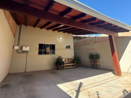 Casa-Térrea em Jardim Presidente