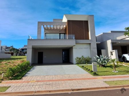Sobrado-Condomínio em Residencial Alphaville III