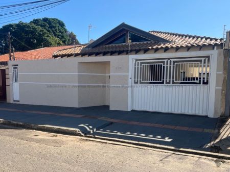 Casa-Térrea em Jardim Panamá