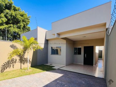 Casa-Térrea em Jardim Montevidéu