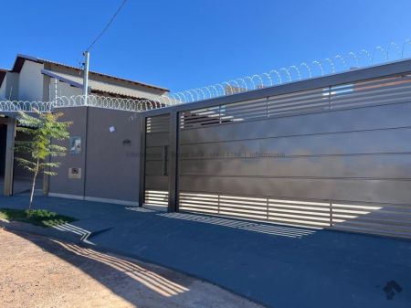 Casa-Térrea em Loteamento Água Limpa Park