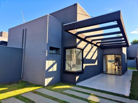 Casa-Térrea em Vila Santa Luzia
