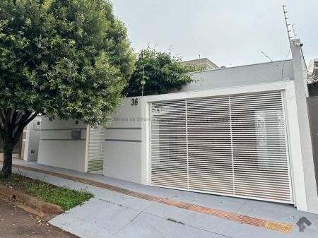 Sobrado em Loteamento Água Limpa Park