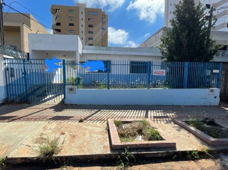 Casa-Térrea em Vila Rosa