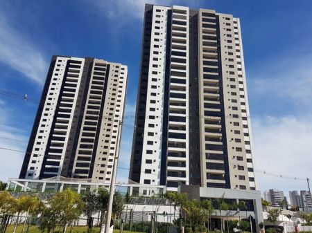 Apartamento em Carandá Bosque I