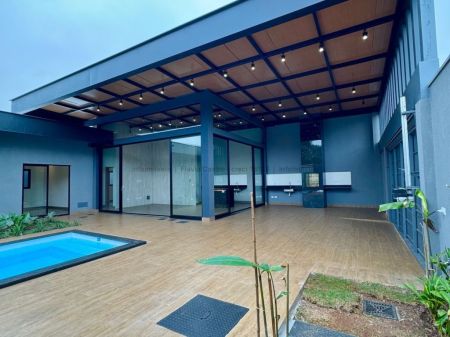 Casa-Térrea em Solar dos Lagos