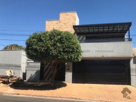 Casa Comercial em Centro