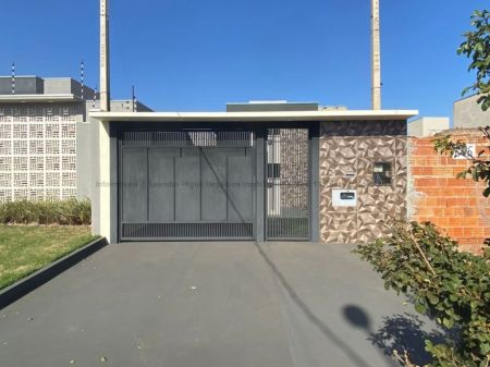 Casa-Térrea em Jardim Cristhais II