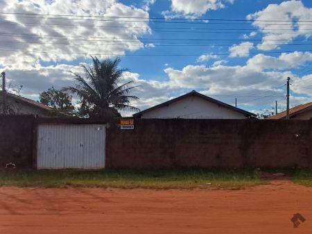 Casa-Térrea em Conjunto Res. Leon Denizart Conte