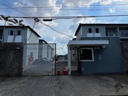 Apartamento em Guanandi