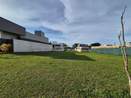Terreno-Condomínio em Residencial Alphaville II
