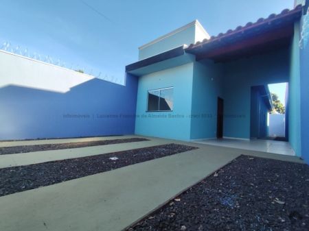 Casa-Térrea em Aero Rancho