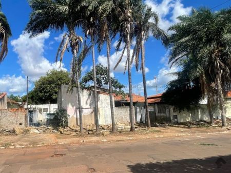 Terreno em Vila Taveirópolis