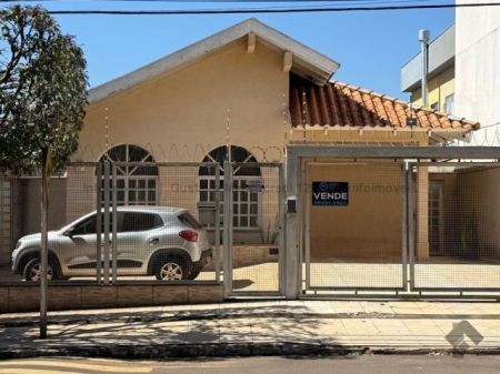 Casa-Térrea em Cidade Jardim