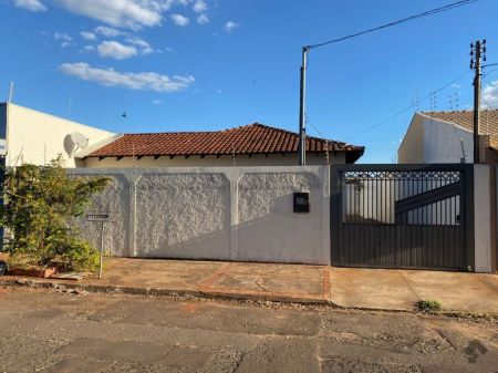 Casa-Térrea em Vila Almeida