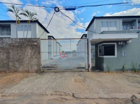 Apartamento em Guanandi