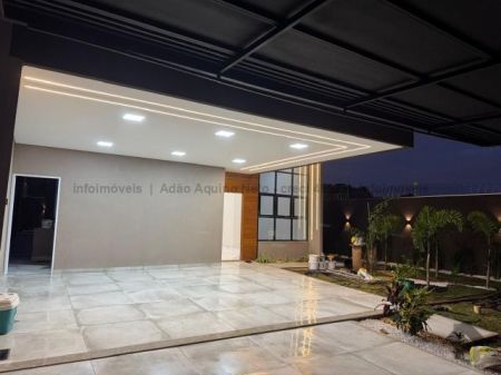 Casa-Térrea em Loteamento Água Limpa Park