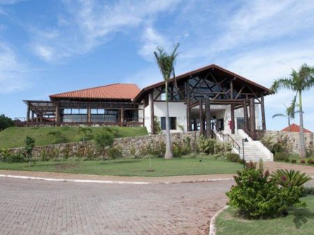 Terreno-Condomínio em Terras do Golfe