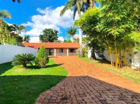 Casa-Térrea em Itanhangá Park