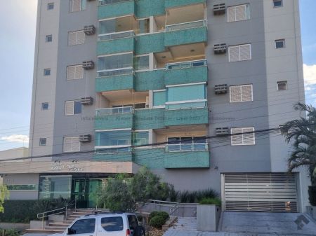 Apartamento em Vila Santos Gomes