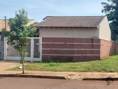 Casa-Térrea em Vila Santa Luiza
