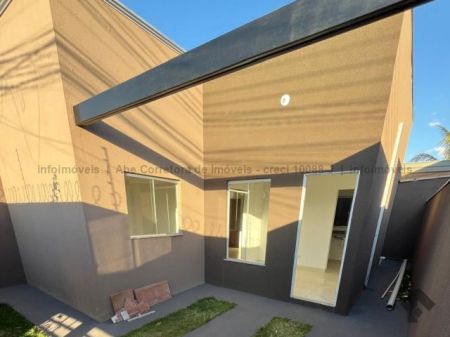 Casa-Térrea em Vila Santa Luzia