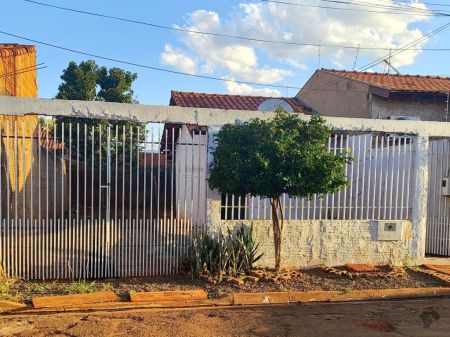 Casa-Térrea-Condomínio em Tijuca
