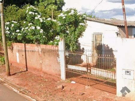 Casa-Térrea em Aero Rancho