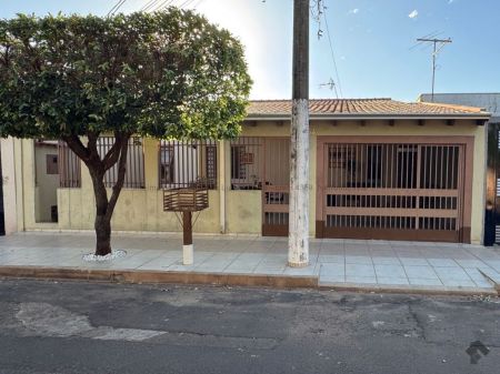 Casa-Térrea em Residencial Ana Maria do Couto